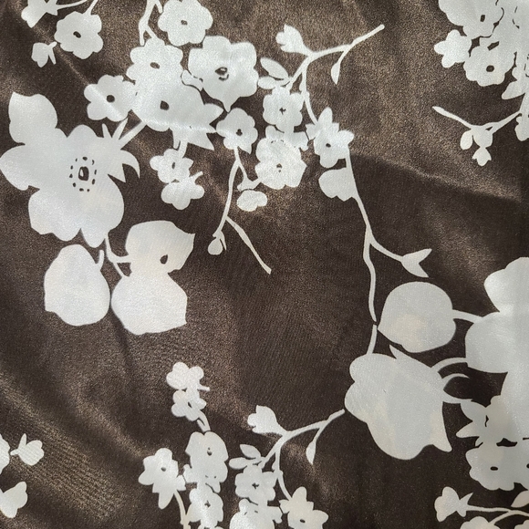 Satin halter dress - Picture 4 of 6